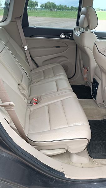 Jeep Grand Cherokee 3,0d Overland Nové v ČR - fotka 12 z 52