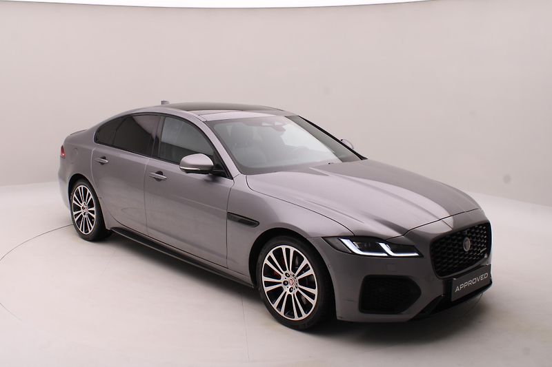 Jaguar XF D200 R-DYNAMIC SE AWD AUT - fotka 16 z 48
