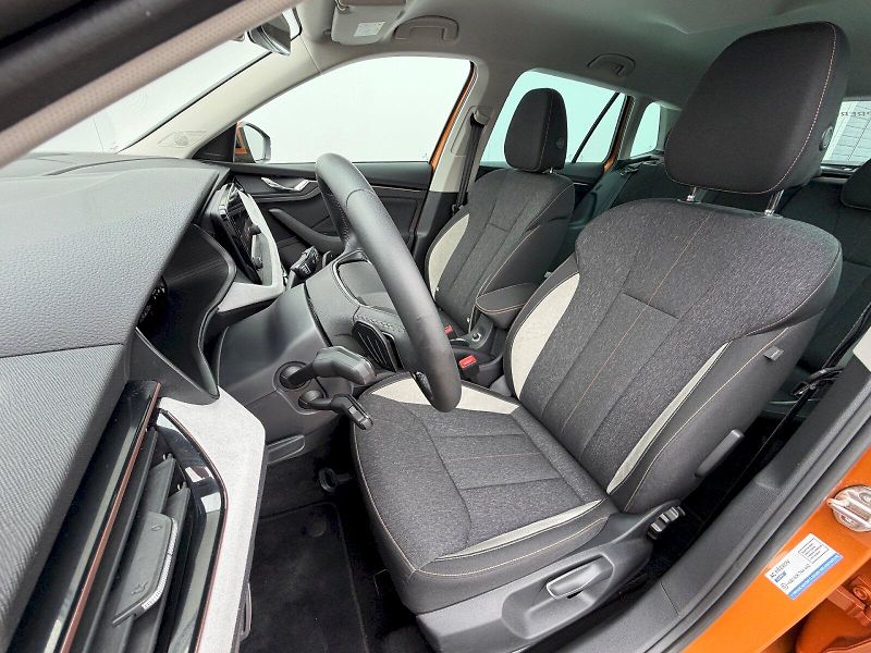 Škoda Kamiq (2025) 1.0 TSI 85kW DSG Top Selection - fotka 6 z 35
