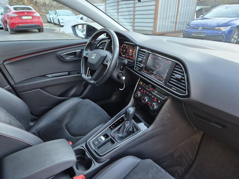 Seat Leon ST FR 2,0TDi 110kw DSG 18ALU - fotka 34 z 43