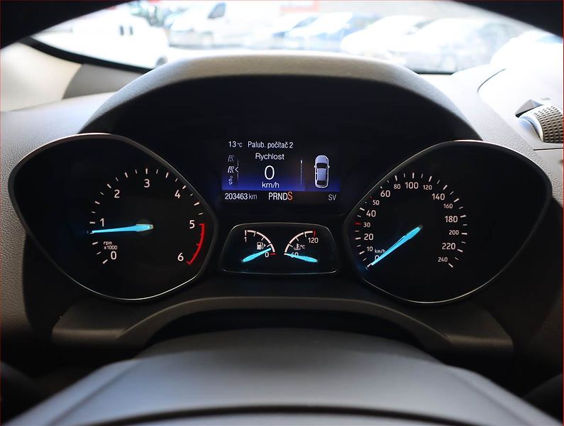 Ford Kuga (2016) 2.0 TDCi, 4X4, Automat, Kůže - fotka 11 z 21
