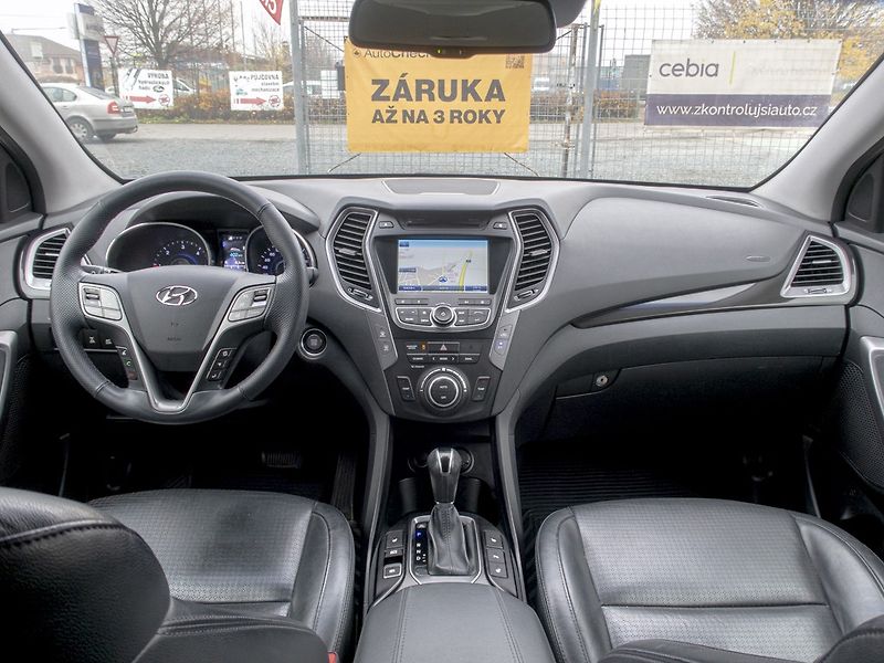 Hyundai Santa Fe (2013) ČR 11/13 2.2D 145KW – VÝBAVA - fotka 16 z 61
