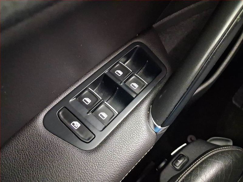 Volkswagen Golf (2014) Highline 2.0 TDI, Automat - fotka 15 z 21
