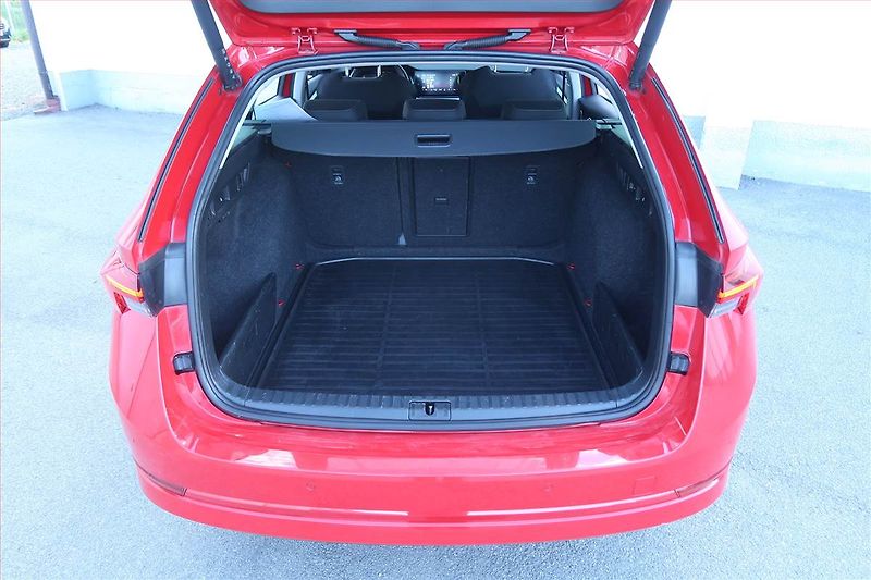 Škoda Octavia (2023) Ambition Plus 2.0 TDI, Automat - fotka 14 z 29