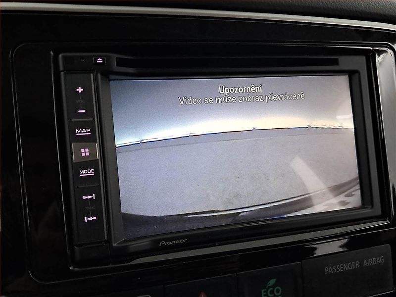 Mitsubishi Outlander (2014) 2.2 DI-D, 4X4, Automat - fotka 16 z 23