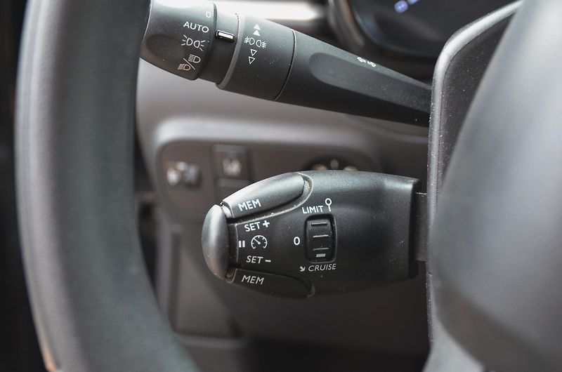 Citroën C3 (2019) 1.2 PT 50kW / KLIMA / VYHŘ.SED - fotka 19 z 28