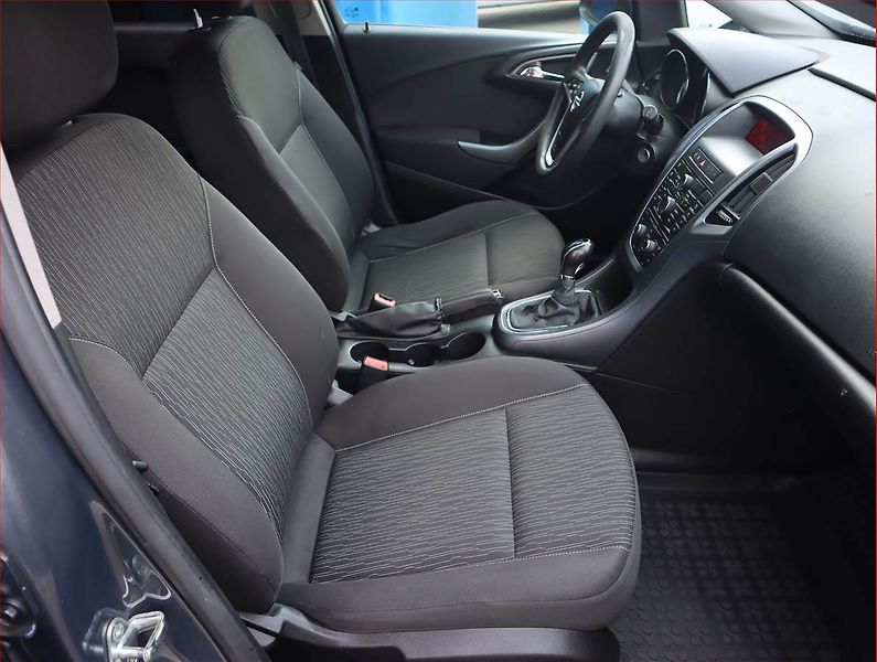 Opel Astra (2014) 1.7 CDTI, Serv.kniha, Tempomat - fotka 9 z 16
