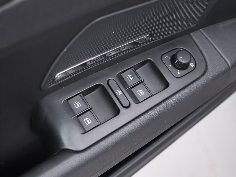 Škoda Superb 2,0 TDI 103kW DSG Elegance - fotka 16 z 31