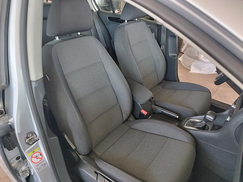 Volkswagen Golf (2010) 1,4TSI,90KW,DSG,ALU,NOVÉ ROZV. - fotka 15 z 27