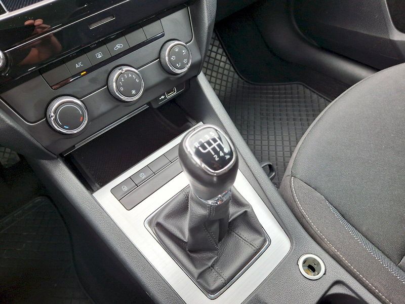 Škoda Octavia (2020) Combi Ambition 1,5TSi 110kW - fotka 22 z 30