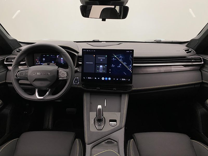 Lynk & Co 01 (2025) 01 CORE PHEV - fotka 2 z 82