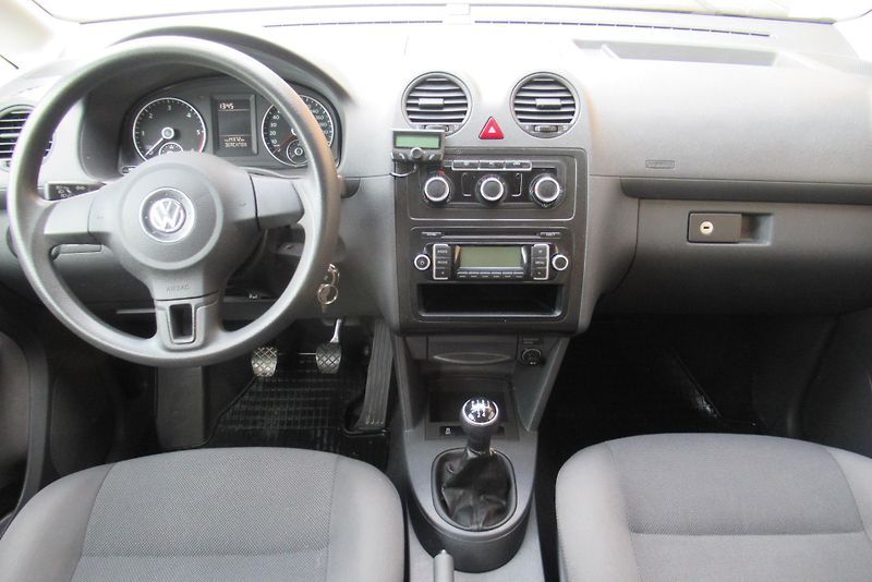 Volkswagen Caddy 1.6 TDI KLIMA TAŽNÉ - fotka 11 z 31
