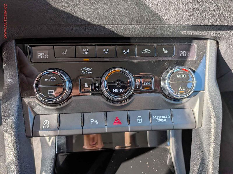 Škoda Karoq (2017) 2.0TDi 4x4, ČR, DSG, LED - fotka 17 z 20