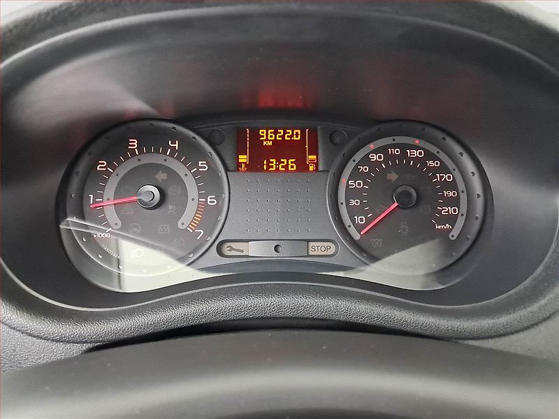 Renault Clio (2008) 1.2 16V , Serv.kniha, po STK - fotka 11 z 13