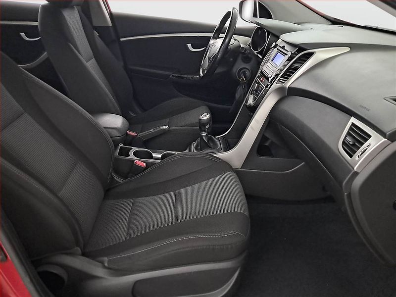 Hyundai i30 (2016) 1.6 CRDi, Tempomat - fotka 9 z 16