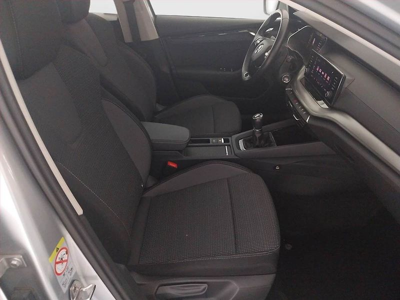Škoda Octavia (2023) Ambition 2.0 TDI, ČR,1.maj - fotka 9 z 19