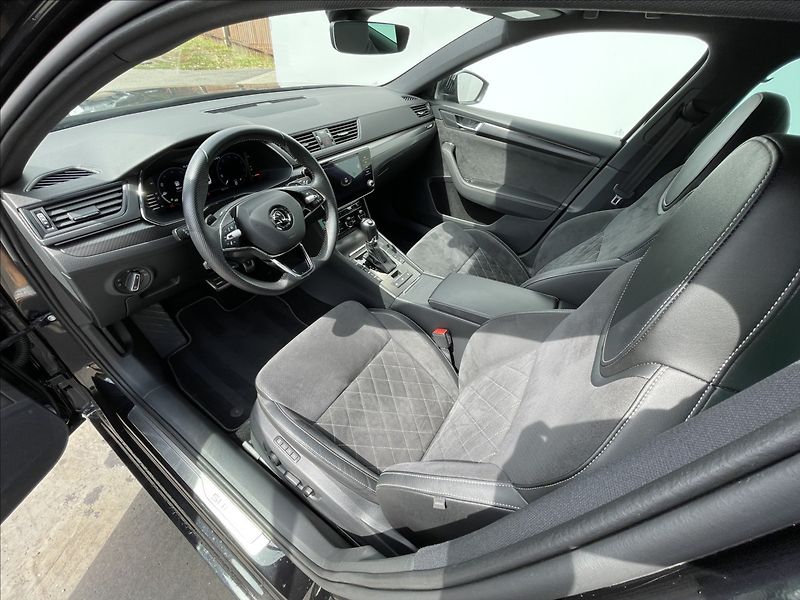 Škoda Superb 2,0 TDI 4x4 DSG SportLine TZ - fotka 5 z 22