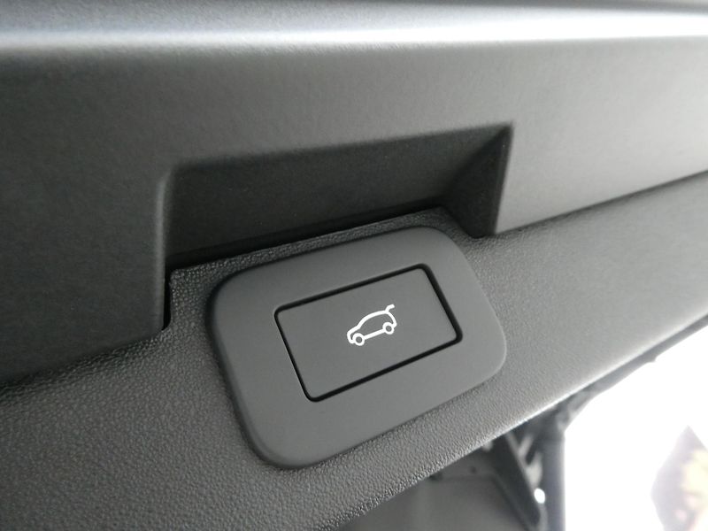 Land Rover Discovery 5 3,0 Gemini D350 - fotka 42 z 45