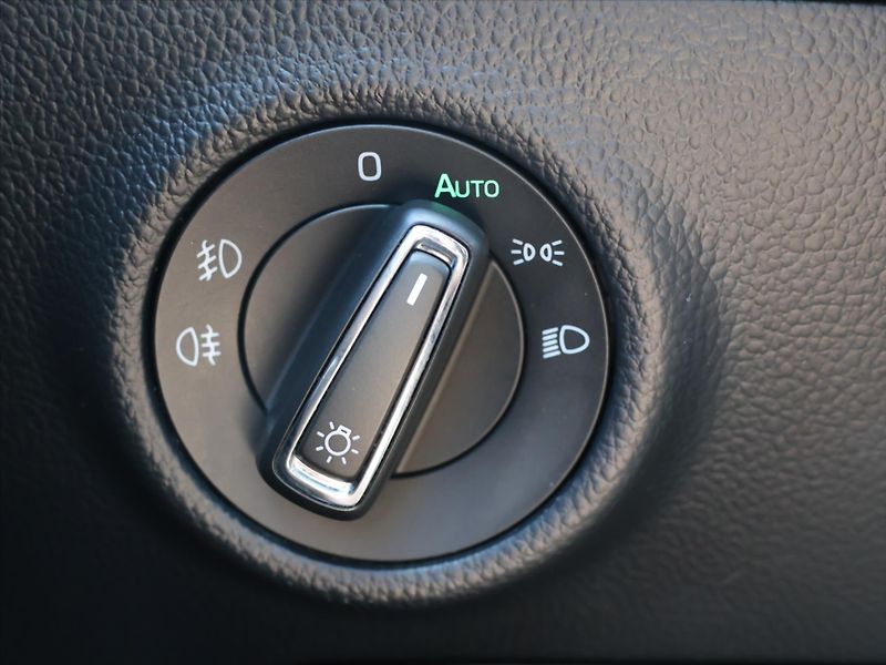 Škoda Superb 2,0 TDI 110kW DSG Xenon CZ - fotka 11 z 28