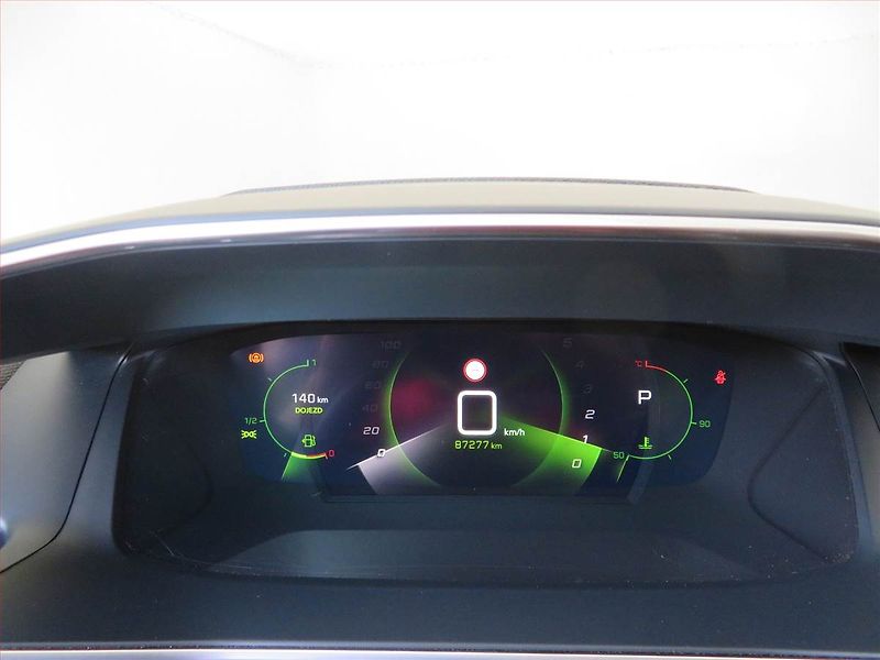 Peugeot 2008 (2022) Allure 1.2 PureTech, Automat - fotka 11 z 17
