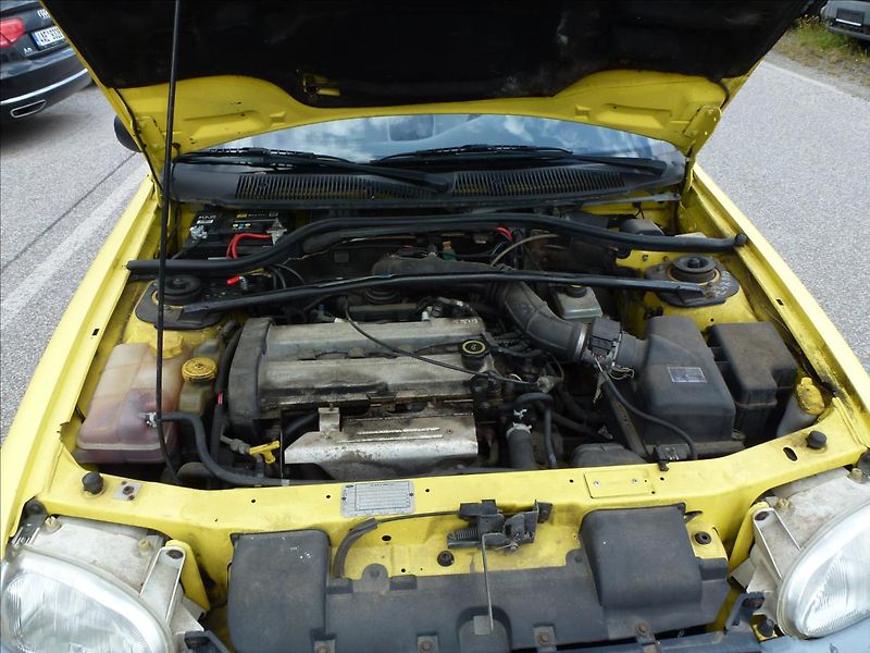 Ford Escort 1,6 16V El.střecha,klimatizace - fotka 29 z 41