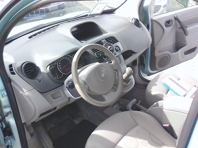 Renault Kangoo (2008) 1.6i 16V, závěs - fotka 13 z 33