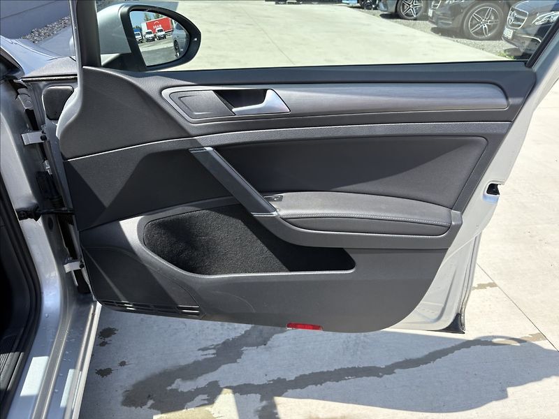 Volkswagen Golf 1,6 TDI rozvody spojka servis - fotka 30 z 33