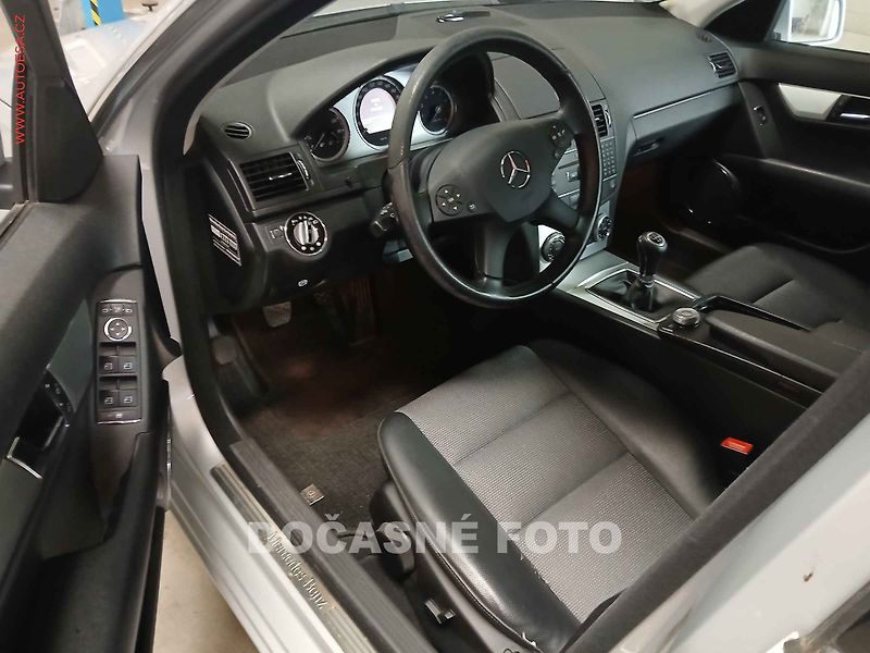 Mercedes-Benz Třídy C (2009) 1.6i, Klima - fotka 3 z 3