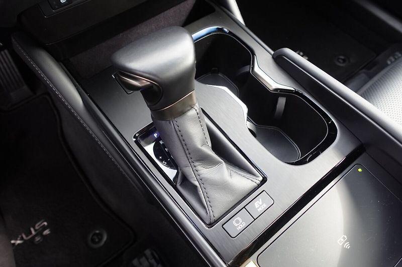 Lexus ES 300h ES300h Business Edition - fotka 22 z 37