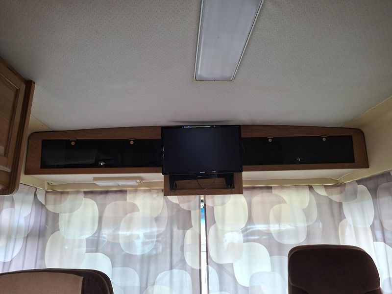 Chevrolet Ostatní (1993) Winnebago 6,2L V8  - fotka 29 z 50