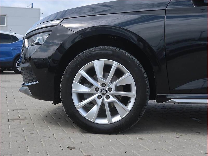 Škoda Kamiq (2023) Style 1.0 TSI, Serv.kniha - fotka 14 z 16