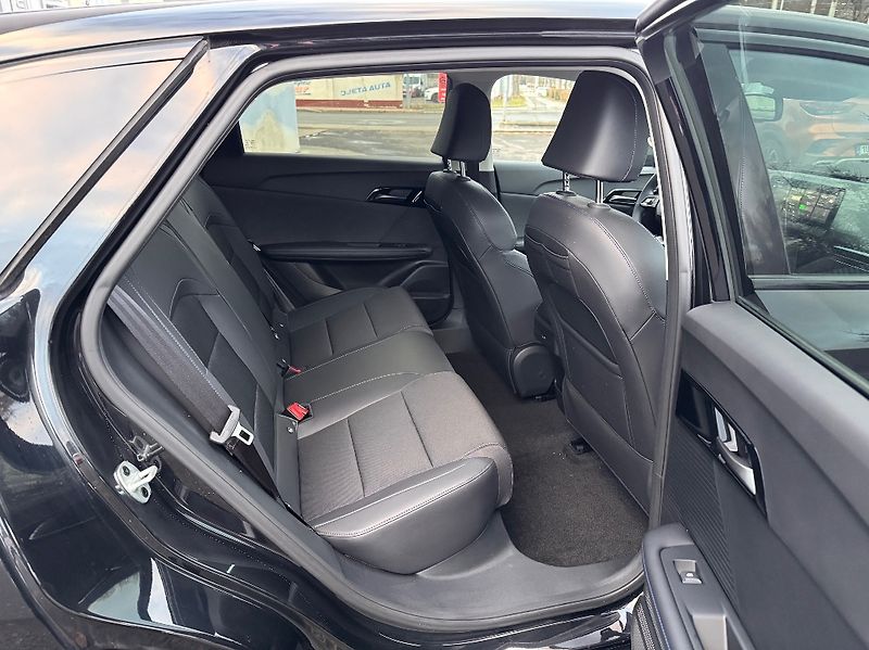 MG MG4 (2025) Electric Exclusive (64 kWh) - fotka 38 z 39