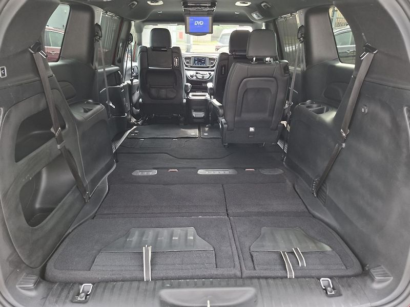 Chrysler Pacifica (2020) 3,6L V6 SPORT,DVD,ALU kola R20 - fotka 20 z 34