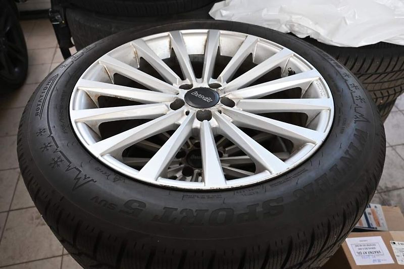 Audi SQ5 (2014) 3.0 230 KW QUATTRO Bi-Xenon Ka - fotka 39 z 44
