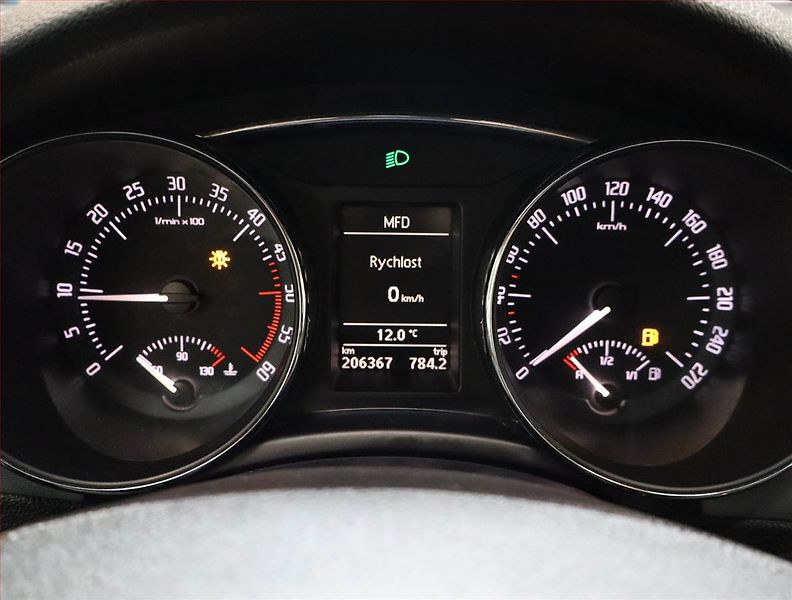 Škoda Superb (2009) Ambiente 2.0 TDI, Xenony - fotka 10 z 20