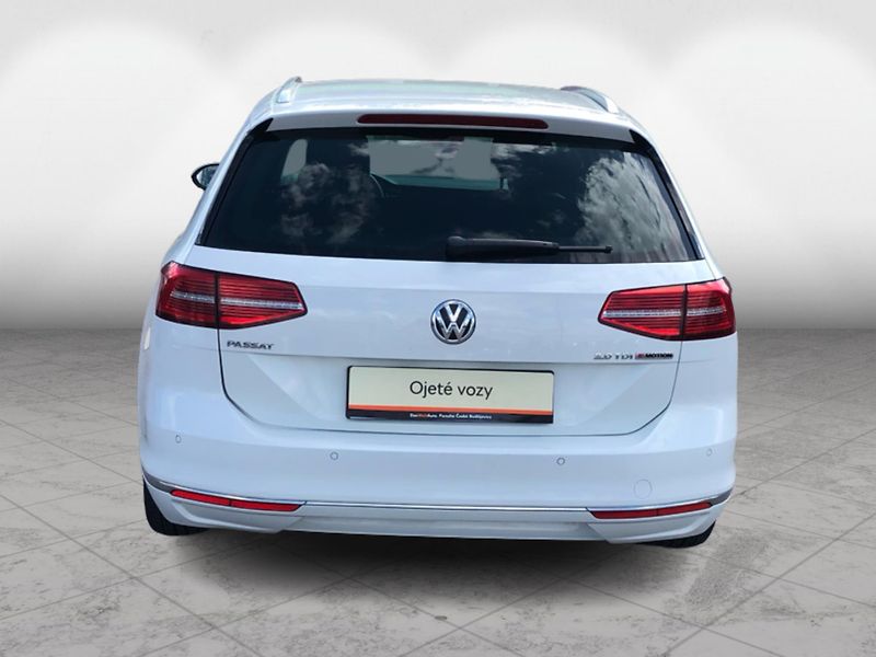 Volkswagen Passat Variant 2.0 TDi 4-Motion HIGHL - fotka 9 z 29