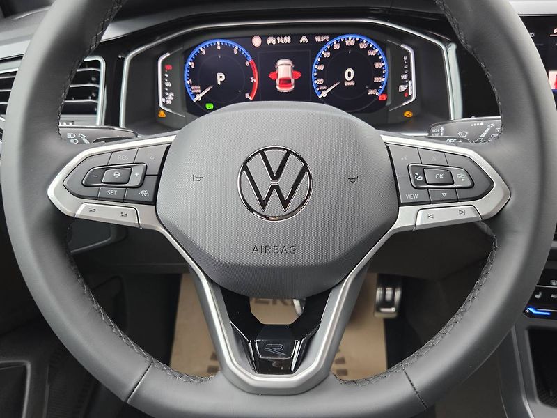 Volkswagen Taigo (2025) 1.5 TSI DSG R-Line - fotka 17 z 46