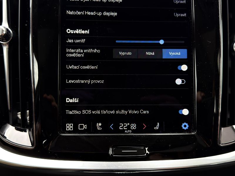 Volvo S60 T8 AWD ULTIMATE DARK // 335 kW - fotka 34 z 39