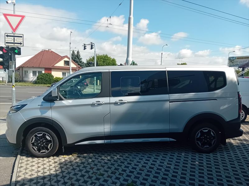 Ford Tourneo Custom (2026) 2,5 PHEV 171kW/232k  Active L2 - fotka 2 z 13