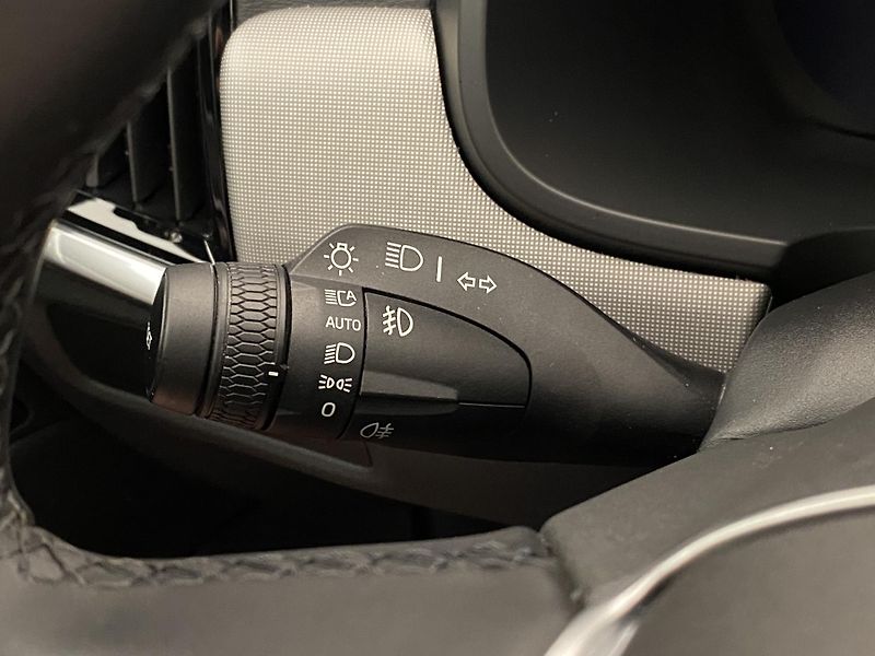 Volvo V90 T6 AWD RECHARGE DARK PLUS AUT - fotka 22 z 62