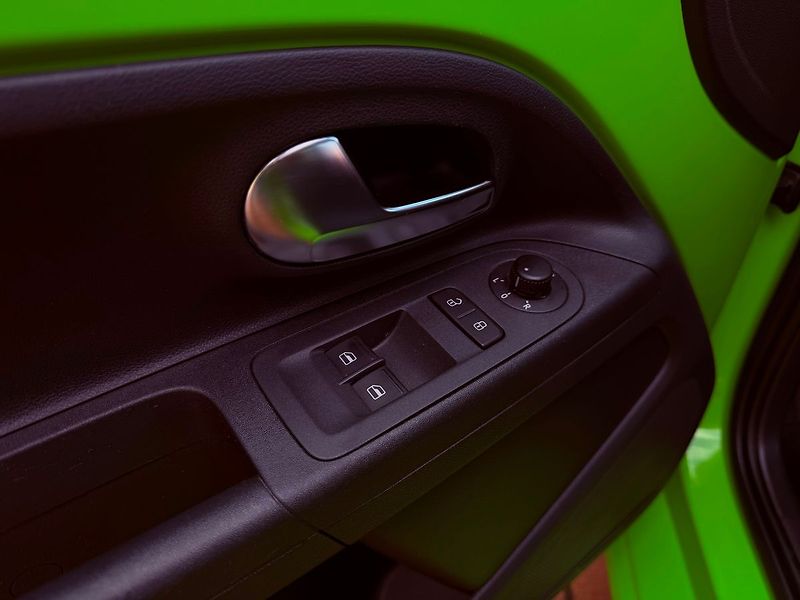 Škoda Citigo 1.0 MPi Fun, Serviska, 1.Maj - fotka 14 z 27
