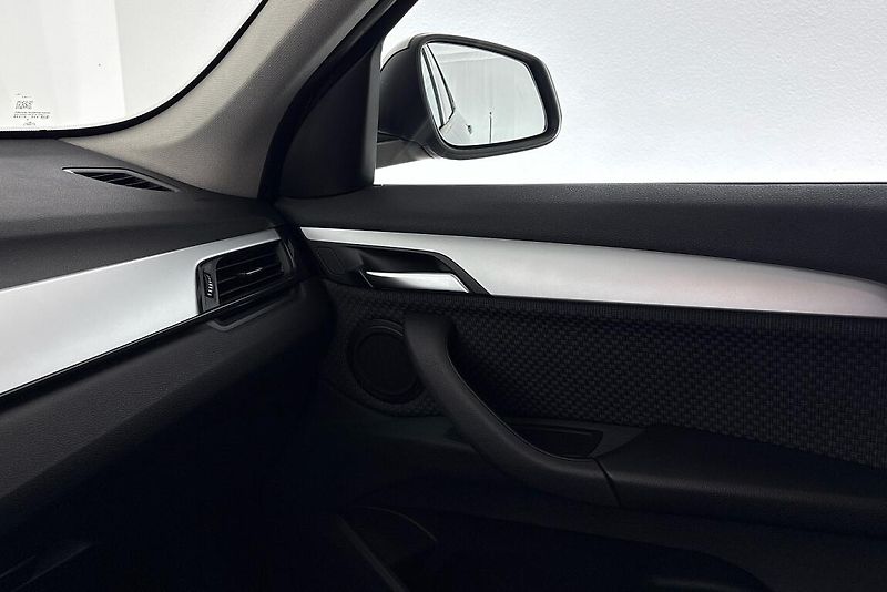 BMW X1 xDrive18d - fotka 16 z 23
