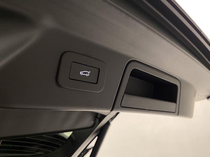 Land Rover Range Rover Velar D300 Dynamic SE REZERVACE - fotka 61 z 61