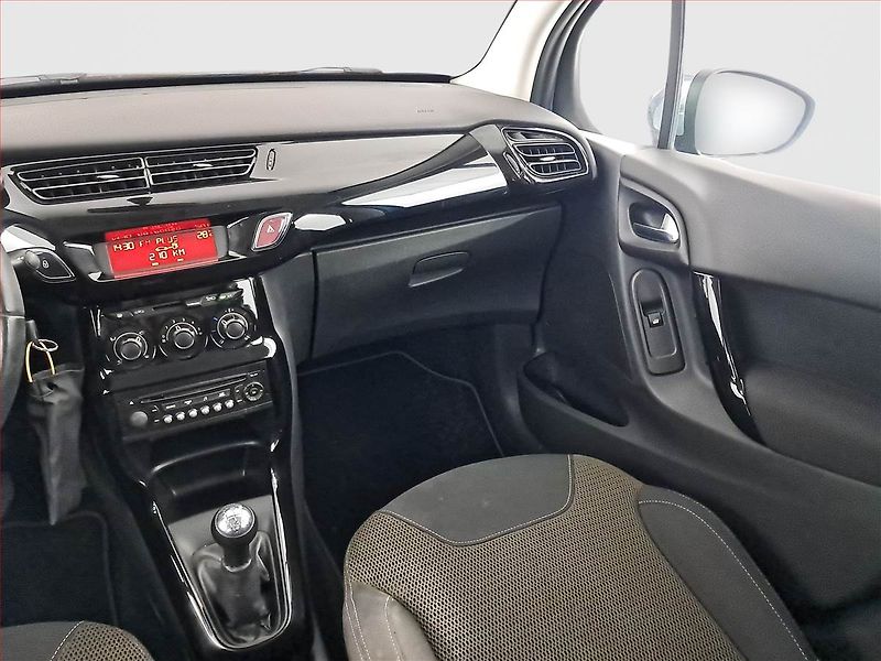 Citroën C3 (2012) 1.4 i, ČR,1.maj, Serv.kniha - fotka 8 z 15