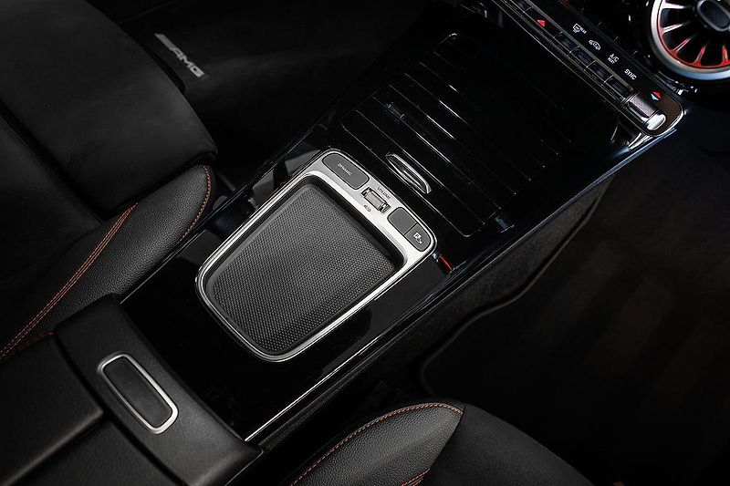 Mercedes-Benz Třídy A (2024) A 200d AMG Line - fotka 30 z 39