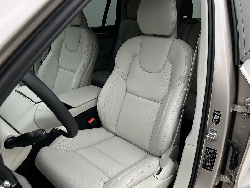 Volvo XC90 (2026) T8 AWD AUT RECHARGE DARK PLUS - fotka 25 z 46