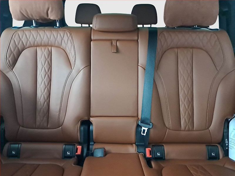 BMW X7 (2022) M50i - fotka 10 z 30