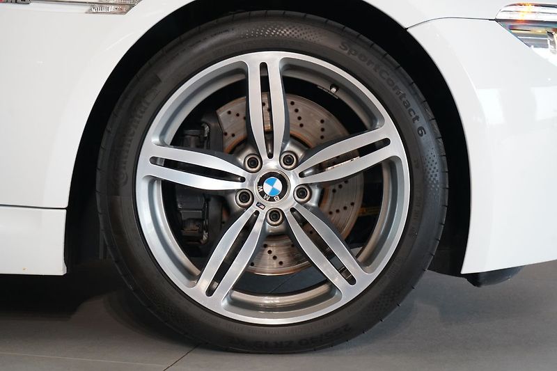 BMW M6 Cabrio, V10,Head-up,Soft-close - fotka 9 z 41
