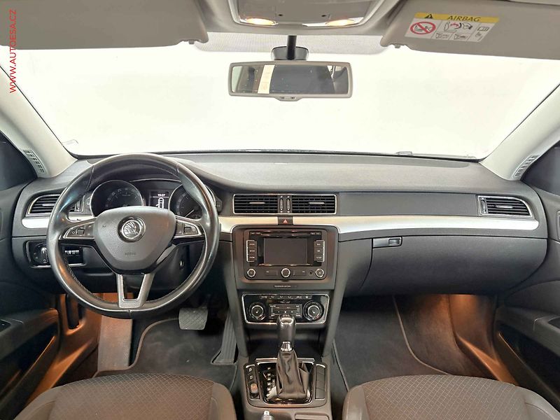Škoda Superb (2014) 2.0 TDi, DSG, xenon - fotka 8 z 17