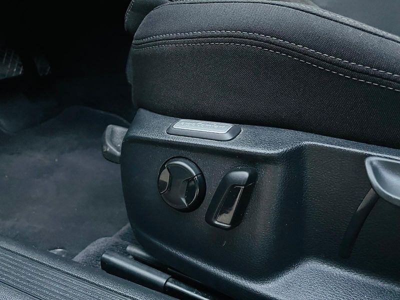 Volkswagen Passat 2.0TDI AUTOMAT VÝHŘEV SERVISKA - fotka 47 z 54